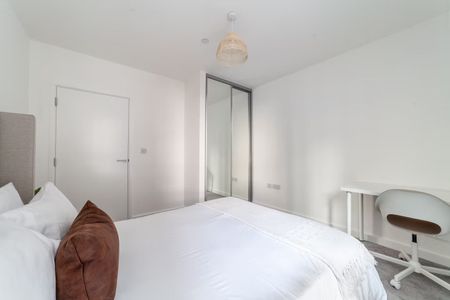 1 Bed Flat, London, SW11 - Photo 4