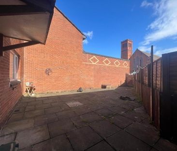 1 Matilda Gardens, Belfast, BT12 5NP - Photo 5