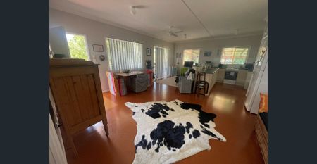 HOLIDAY LET - CLOSE TO GOLF COURSE - Photo 5