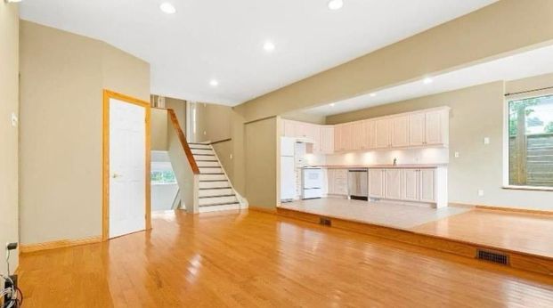 For Lease - 196 Nelson Street, Oakville, Ontario - Photo 1