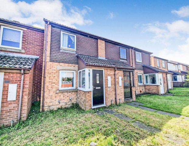 2 bed terraced house to rent in NE22 - Photo 1