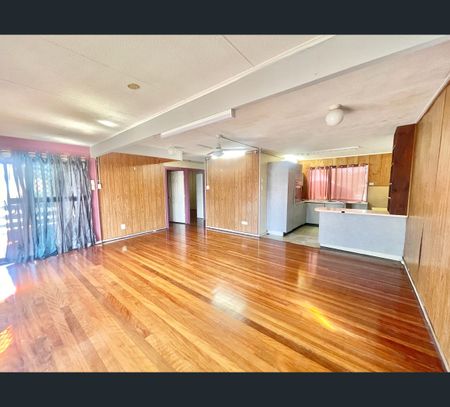 19 Bruce Road, Woodridge, Qld 4114 - Photo 4