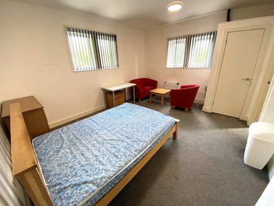 Studio to rent - Photo 1