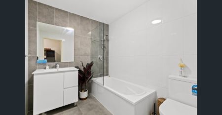 Large 3 Bedroom Apartment With 2 Carspaces - Photo 4