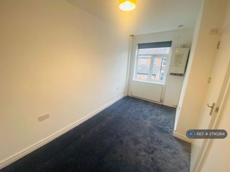 3 bedroom terraced house to rent - Photo 4