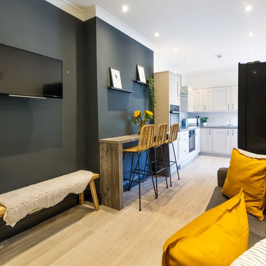 Room in a Shared House, High Street, BS16 - Photo 1