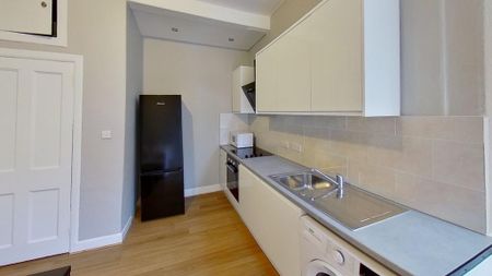 1 bedroom flat to rent - Photo 3