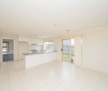 Renovated 4 bedroom home in a superb location! - Photo 4