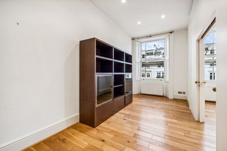 3 bedroom flat in South Kensington - Photo 2