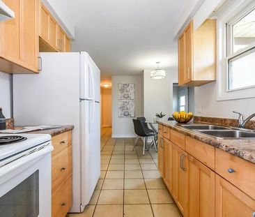7.5 Kirk St, St. Catharines - All Inclusive 3 Bedroom Main Unit - Photo 1