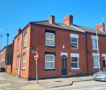 4 bedroom terraced house to rent - Photo 5