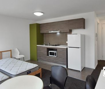 Furnished Studio Apartment – Prime North Melbourne Location - Photo 3