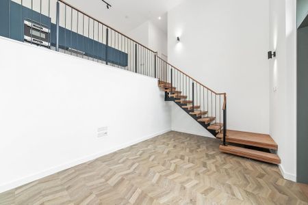 3 bedroom flat to rent - Photo 2