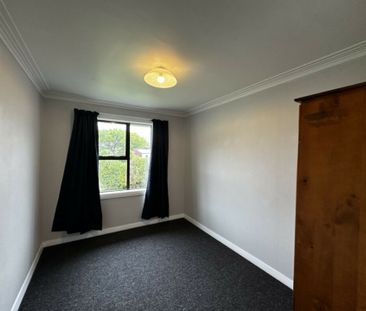 A refreshed decor and easy location! - Photo 2