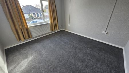 2 bed Apartment - To Let - Photo 5