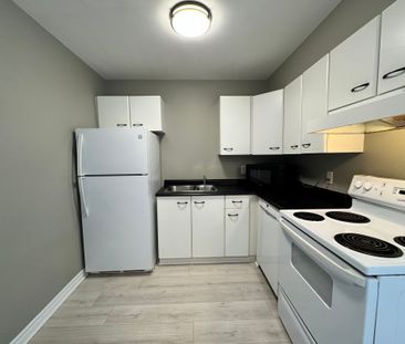 For Lease - 126 Bell Farm Road Unit# 414, Barrie, Ontario - Photo 4