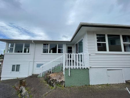 NEW WINDSOR, 4 BEDROOMS - Photo 5