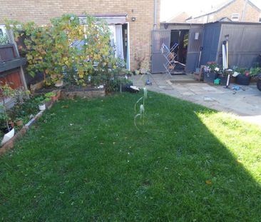2 bedroom end of terrace house to rent - Photo 4