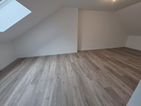 Location Appartement 4 pièces 94m² CAMBRAI 59400 - Photo 3