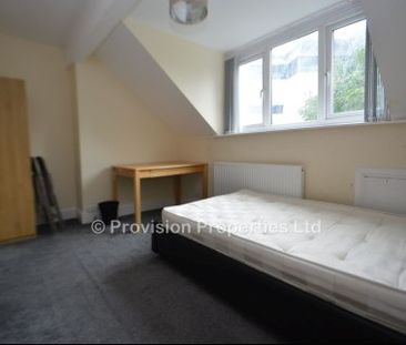 6 Bed Student Properties in Leeds - Photo 1