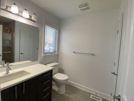 For Lease - 223 ZINNIA Way, Blossom Park - Airport and Area, Ontario - Photo 5
