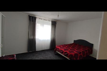 1 Bed Flat, Lowtown Pudsey, LS28 - Photo 3