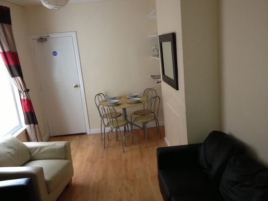 2 bedroom house to rent - Photo 1