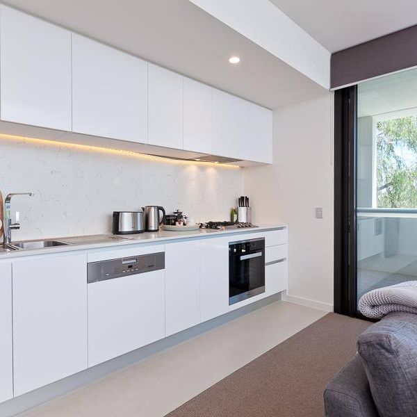 This premium Pocket Apartment has it all! - Photo 1