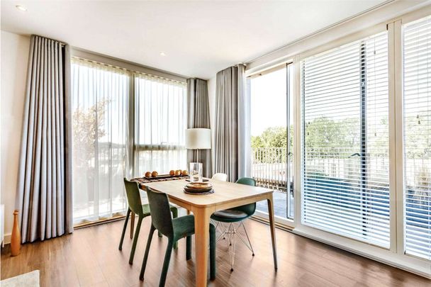 A stylish two bedroom penthouse apartment - Photo 1