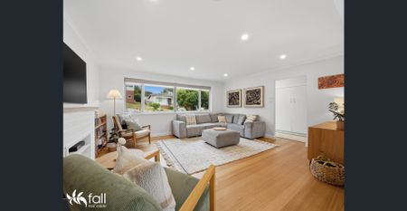 Spacious Family Home Just 13 Minutes from Hobart CBD - Photo 3