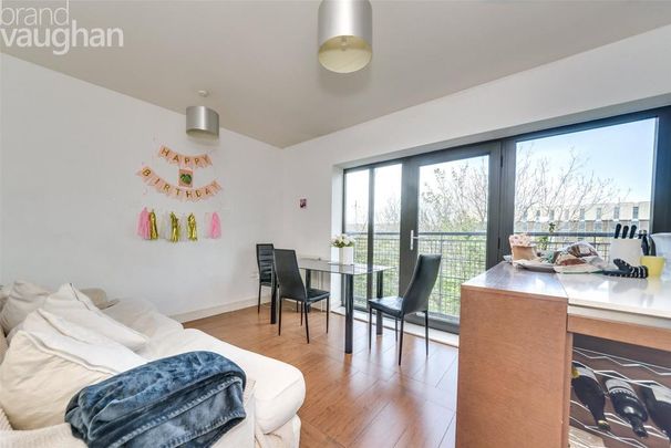 4 bedroom terraced house to rent - Photo 1