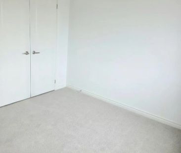 18 BRADDEN CRESCENT - Photo 4