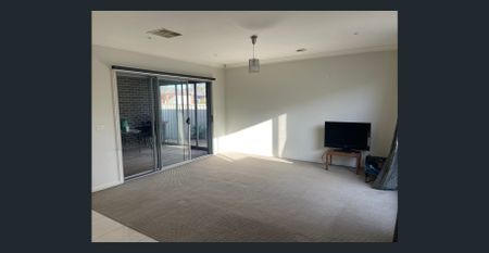 12 Campaspe Way, Point Cook, Vic 3030 - Photo 2