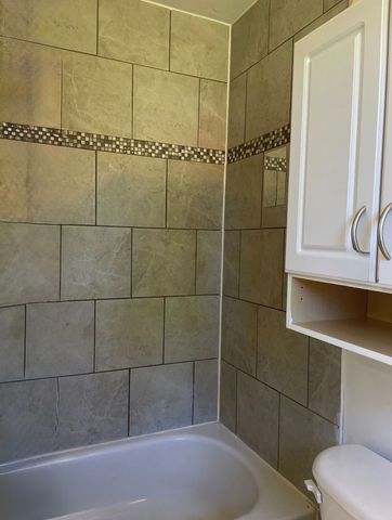 For Lease - 165 Anne Street Unit# Main Rear, Barrie, Ontario - Photo 4