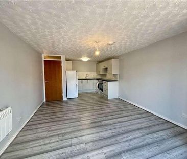 Vernon Terrace, Northampton, Northamptonshire, NN1 - Photo 2