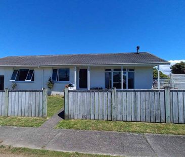 Fully Fenced Family Home! - Photo 5