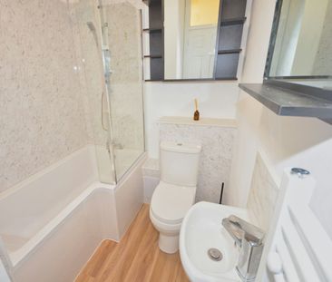 Flat to rent on - Photo 4