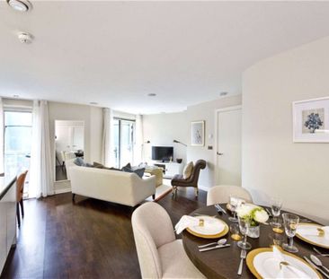 Fifth floor one bedroom apartment in this popular central Islington... - Photo 3