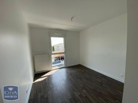 Appartement à louer 4 pièces 77.54m² - Photo 3