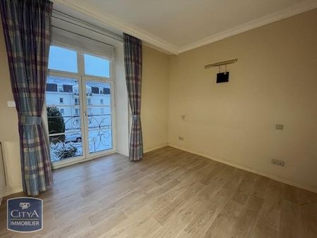 Location Appartement 5 pièces 160m² CAMBRAI 59400 - Photo 2