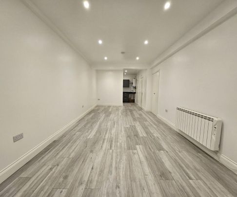 Studio to rent - Photo 1
