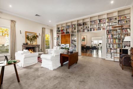 85 Lumeah Rd, Caulfield North VIC 3161 - House For Rent | Domain - Photo 2