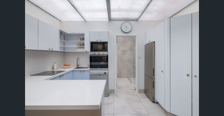 Historic laneway terrace with DA-approved plans - Photo 2