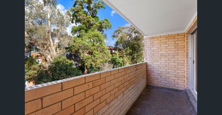 Light-filled Newly Renovated Two Bedroom Apartment - Photo 4
