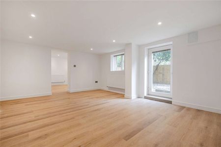 Newly renovated five bedroom apartment close to the centre of Tunbridge Wells. - Photo 2