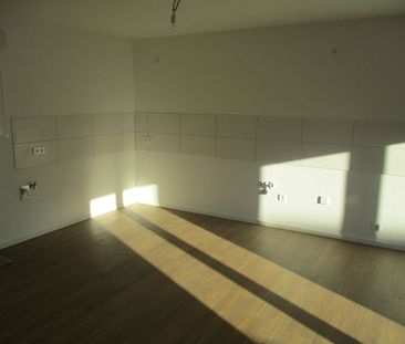 Moderne Erdgeschosswohnung mit Terrasse und Garten in zentraler Lag... - Photo 3