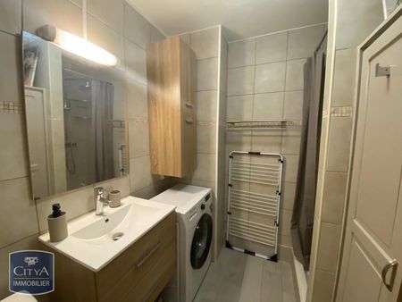 Location Appartement 1 pièce 20m² ST DENIS 97400 - Photo 2