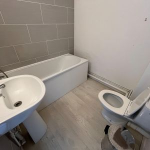 A LOUER : T1 à LILLE • • 645 € - Photo 3