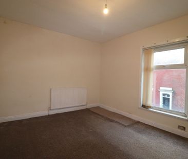 2 Bedroom Mid Terraced House To Rent - Photo 4