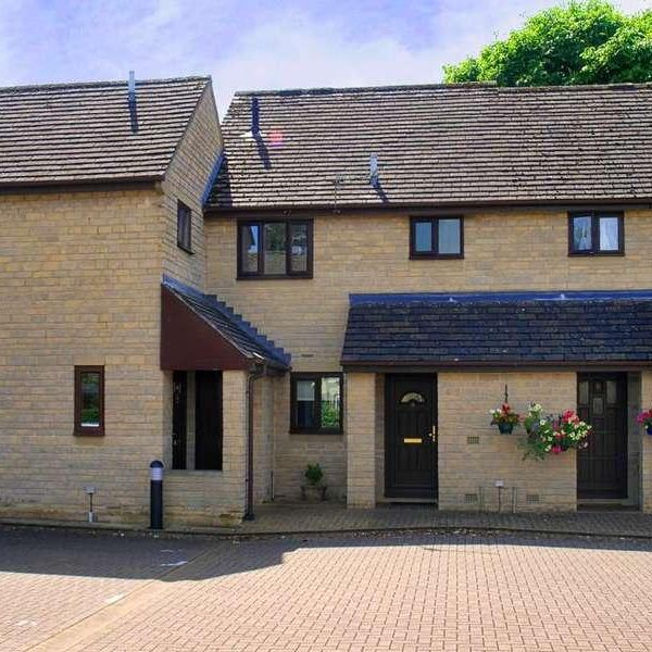 Priory Close, Cirencester, GL7 - Photo 1